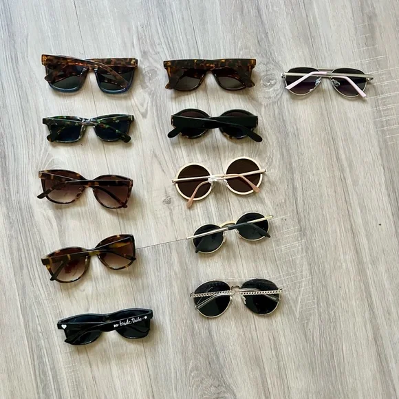 Lot/11 Women’s Fashion Sunglasses Mixed Styles - Picture 2 of 2